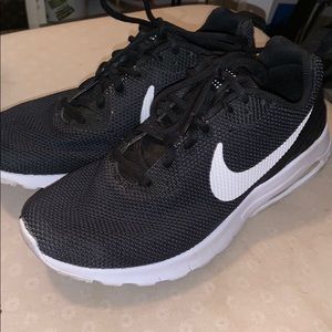 Black Nike Shoes